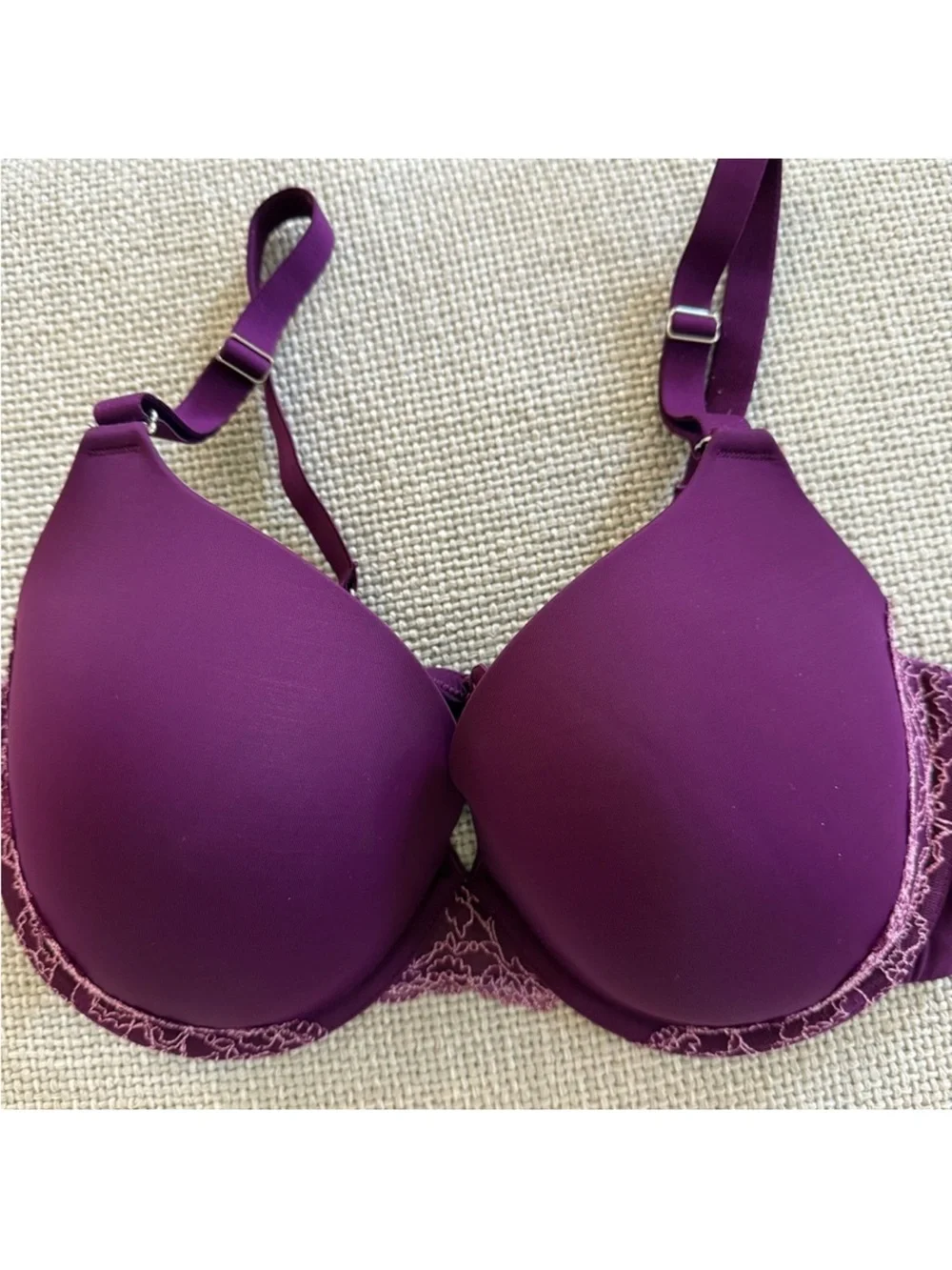 Soma Plum Smooth Chic deep purple bra with lace accents. Offers great support - Picture 1 of 4